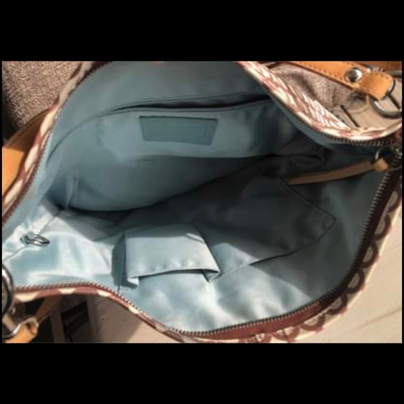 Coach hobo bag. Excellent like new condition. Has both long and short straps. - Picture 2 of 2